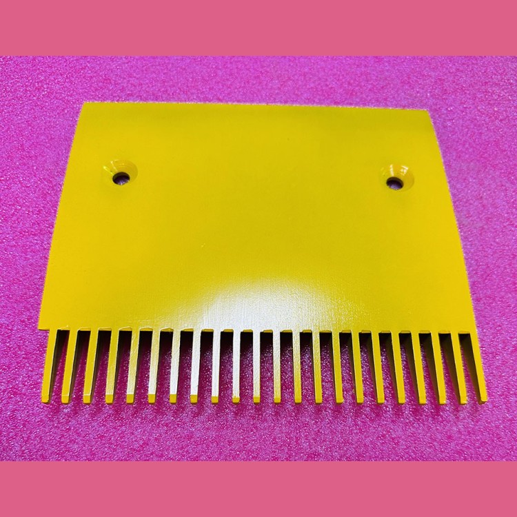 Гребенка центральная правая желтая 22 зуба траволатора 9500 199,4х181,36 Schindler